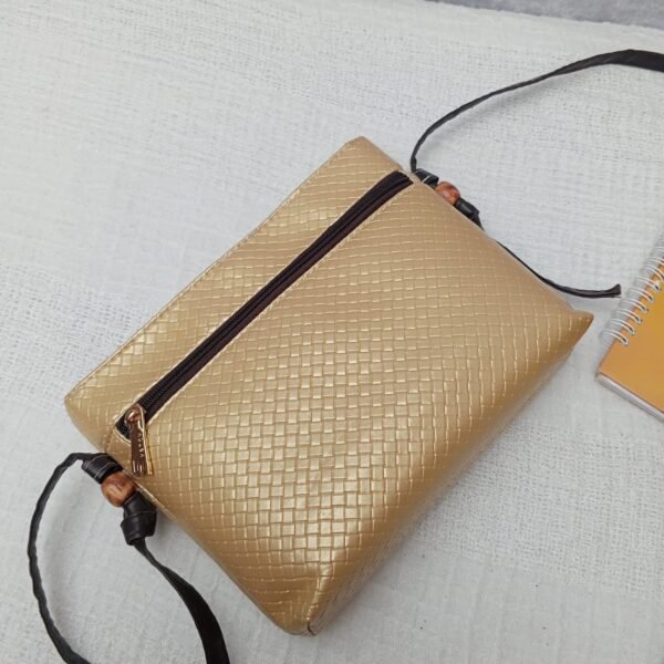 THE AMIRA CROSSBODY BAG