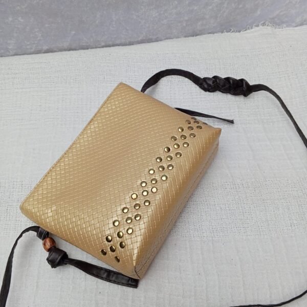 THE AMIRA CROSSBODY BAG