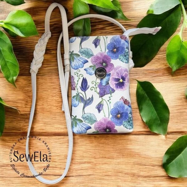 THE AMIRA CELLPHONE BAG