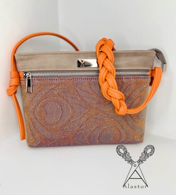 THE AMIRA CROSSBODY BAG